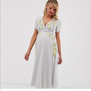 Hope & Ivy Maternity plunge front button through embroidered midi dress in grey